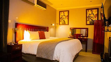 BEVERLY HILLS GUEST HOUSE AND LODGES - Guesthouse Reviews, Photos, Rate ...