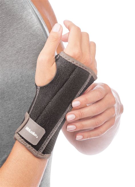 Mueller Reversible Wrist Brace - Walmart.com - Walmart.com