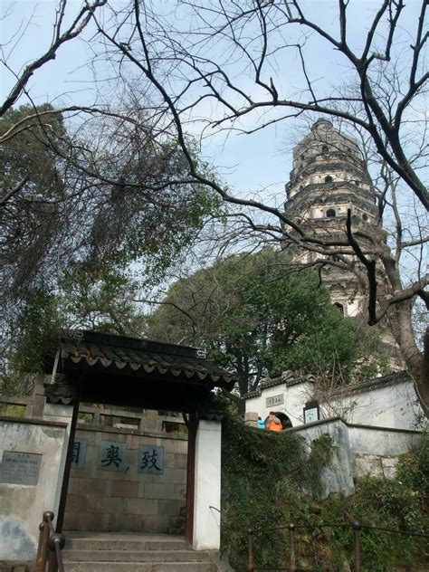 Huqiu Tower 虎丘塔, Suzhou 苏州 | Suzhou, Leaning tower of pisa, Pagoda