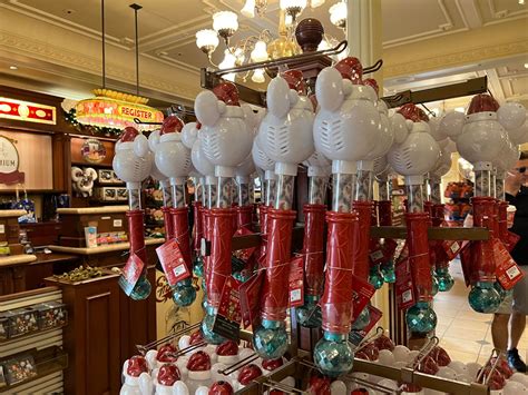 New Holiday Bubble Wands Pop Up at Magic Kingdom - MickeyBlog.com