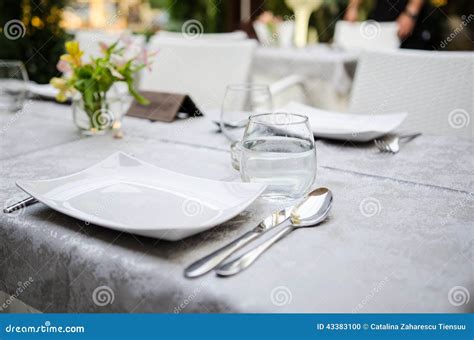 Restaurant Table Layout 的图像结果