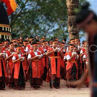 https://img.antarafoto.com/cache/1200x799/2013/09/08/festival-danau-toba-78tt-dom.jpg