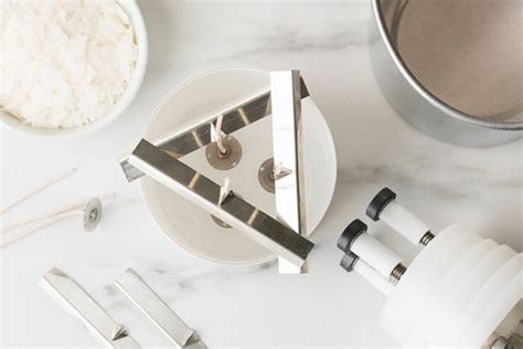 Why Do Sinkholes Form In Candles? Causes And Fixes – VedaOils