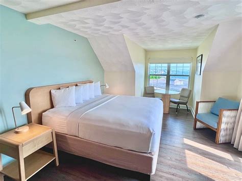 ATLANTIC BEACH HOTEL NEWPORT (Middletown) - Hotel Reviews, Photos, Rate ...