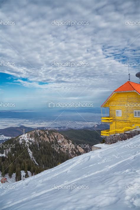 Yellow hut in winter — Stock Photo © igabriela #19260817