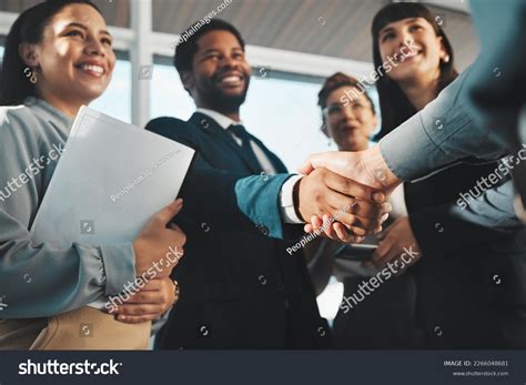 Business Handshake Aesthetic Image 的图像结果