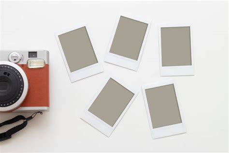 Modern Polaroid Camera 的图像结果