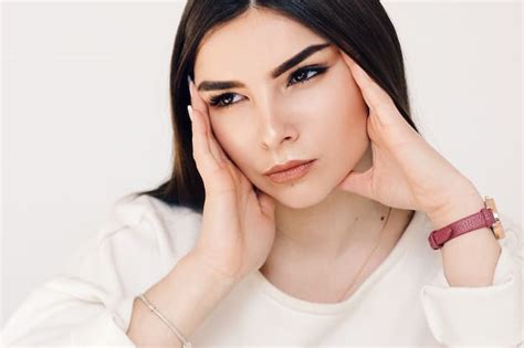Haz tu propio gel de cejas usando solamente 3 ingredientes | Revista Cromos
