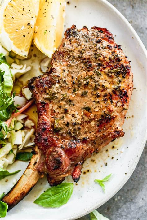 Grilled Pork Chops – WellPlated.com