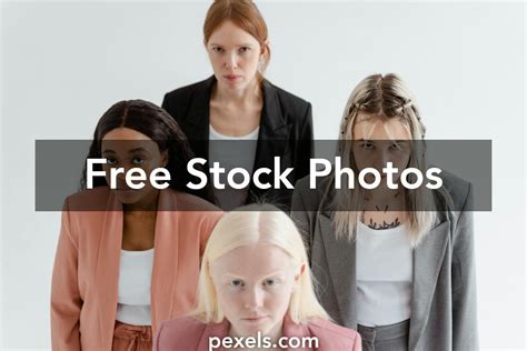 Leadership Black and White Image 的图像结果