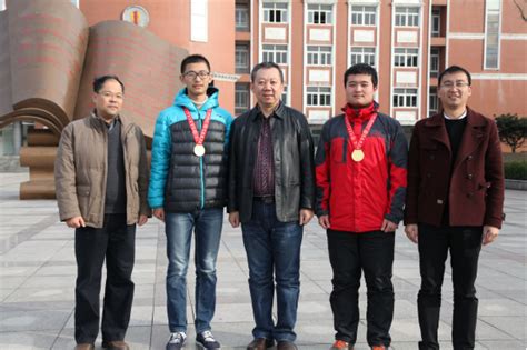 我校理科实验班两名学生提前签约北京大学 - 铜陵市第一中学欢迎您的光临！