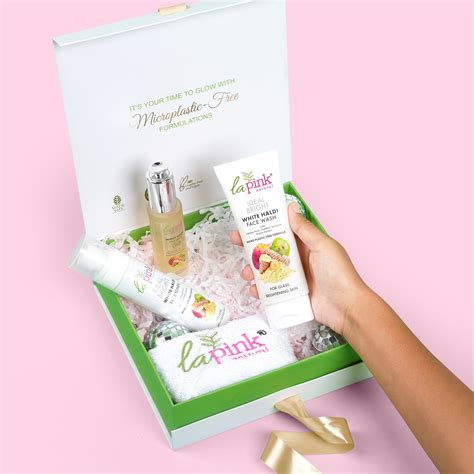 Buy Festival Special Ultimate Brightening Gift Box in India at Best ...