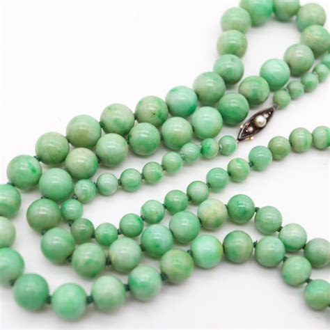Art Deco 1930 Graduated Beads Necklace with Nephrite Jadeite Jade and ...