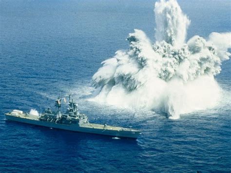 美国军舰非法进入南海领域 中国表示强烈不满