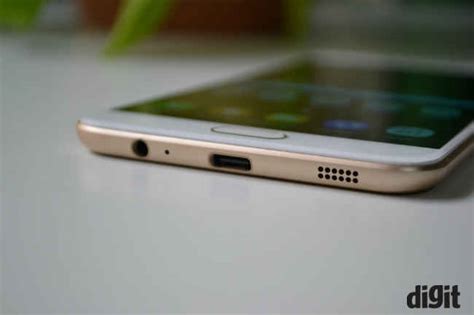 Samsung Galaxy C7 Pro Review : UX over specifications