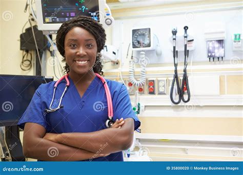 Portrait of Female Nurse in Emergency Room Stock Photo - Image of occupation, healthcare: 35800020