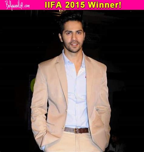 IIFA 2015: Varun Dhawan wins the award for Best Performance In A Comic ...