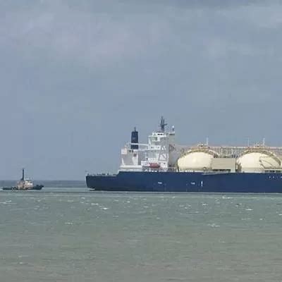 Gujarat Cm Discusses Apm Terminals Expansion Plan at Pipavav Port