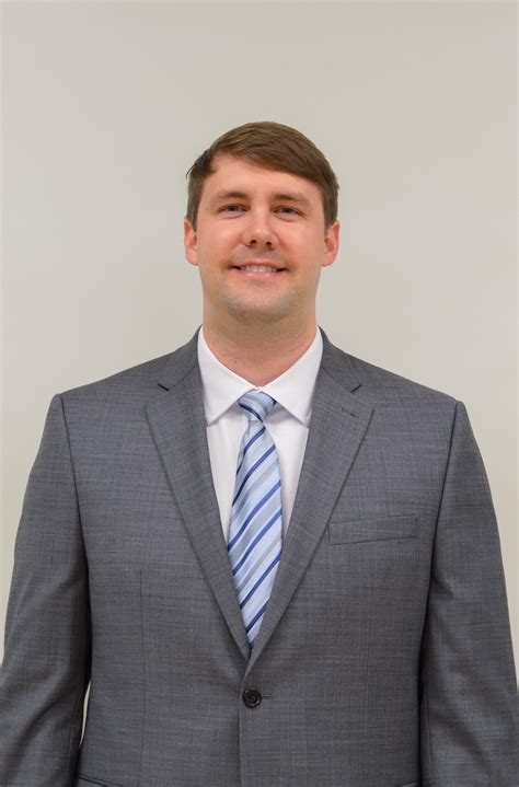 Andrews Research & Education Foundation: SMC: Patellar Tendon ...