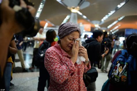 马航将向MH17遇难者家属汇报情况|马航客机坠落|MH17_新浪新闻