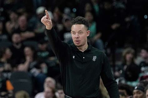 San Antonio Spurs: Coach Gregg Popovich out indefinitely