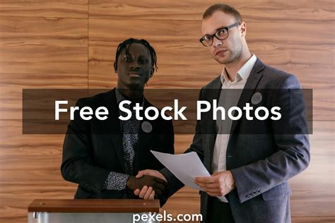 Politician Hand Srance 的图像结果