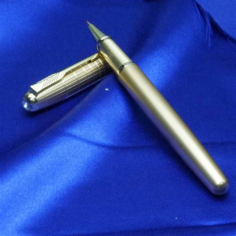 Luoshi Gold Cap and Body Medium Tip Roller Ball Pen SKU 20748