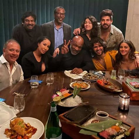 'Liger': Mike Tyson strikes a pose with Ananya Panday, Vijay ...