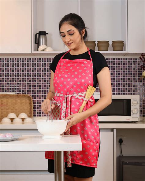 Satin Kitchen Champion Apron – Fabcurate