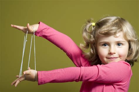 Buy House of Marbles Cat's Cradle Classic Playground String Game Online ...
