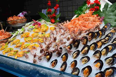 酒水不限量，100+种菜品随便吃，长春最高级的海鲜自助你吃了没？__凤凰网