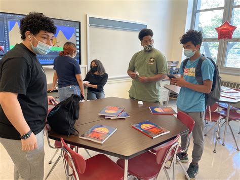 MCHS CHRONICLES - MIDDLE COLLEGE HIGH SCHOOL