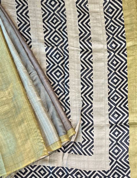 Colour blocked tussar saree – Aavaranaa