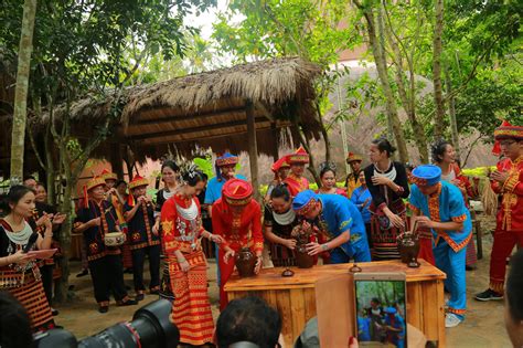 探访古老神秘的黎苗文化，海南槟榔谷黎苗文化旅游区我去定了！_腾讯新闻