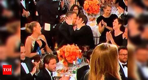 Ryan Renolds Ryan Gosling Kiss: Watch: Ryan Reynolds and Andrew ...
