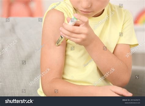 Injecting Insulin 的图像结果