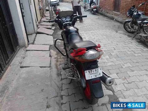 Used 2010 model Hero CBZ for sale in Jhansi. ID 290558 - Bikes4Sale