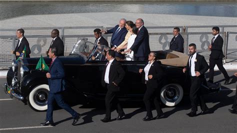 Lula Becomes Brazil’s President, With Bolsonaro in Florida - The New York Times
