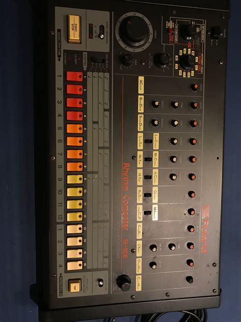 Vend Roland TR 808 (Ile-de-France) - Audiofanzine