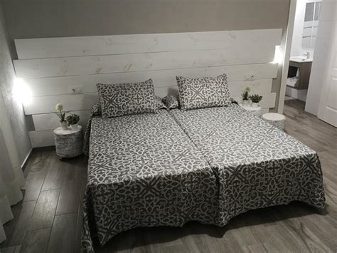 POSADA DE LA PLATA (Valdesalor) - Hotel Reviews, Photos, Rate ...