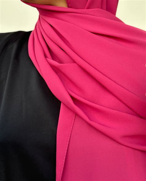Opaque Medina Silk Hijab - Magenta pink – Mawdeest