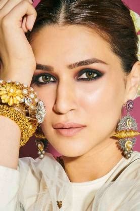 Bollywood Actress Kriti Sanon Poster | Wall Decorative | Poster For ...