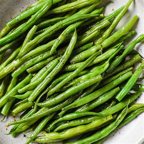 Steamed Green Beans (Beginner-Friendly) | Laura Fuentes