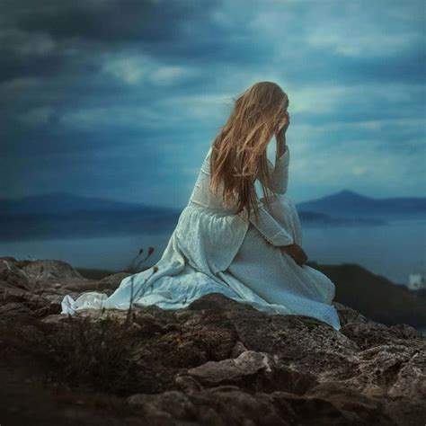 [100+] Sad Profile Pictures | Wallpapers.com