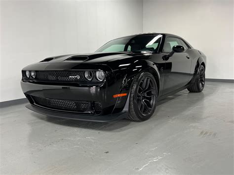 Dodge Challenger Hellcat Black