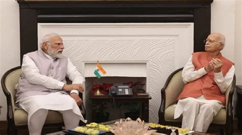 'His Services Motivate Us': PM Modi Meets BJP Veteran LK Advani On His ...