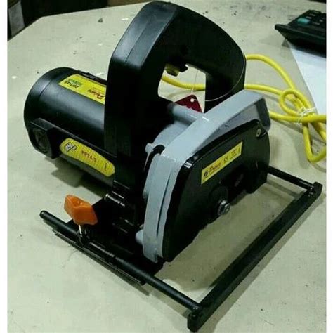 Blade Grinding Machine - Blade Grinders J-235-C Manufacturer from Sirhind