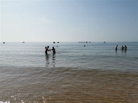 【携程攻略】威海威海国际海水浴场景点,端午节去的，人不算多，温度还是可以的。会游泳的还是可以下水的，要…