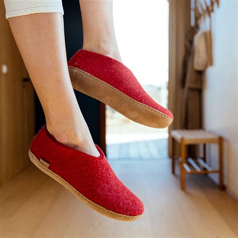 Shoe with leather sole - Red – glerups.com