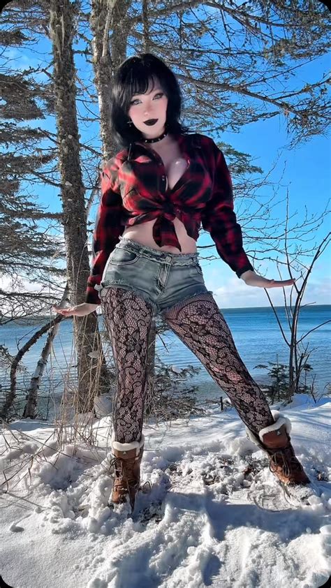 Nixxi | The views kinda crazy ngl 😭🖤 | Instagram